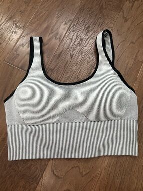 Pro Fit Seamless Ribbed Scoop Sports Bra - Black & White size XL NWOT